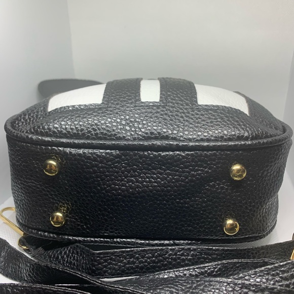 ✨NEW✨Mickey Ears PU Leather Mini Bag - Picture 8 of 8